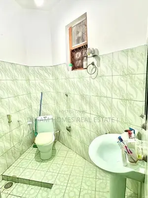Prime 3-Storey Residence with Rooftop Solar Power – Walawwatta