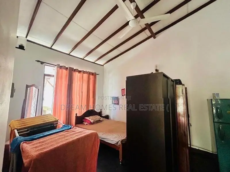 Upstair House for Sale in Katubedda, Moratuwa