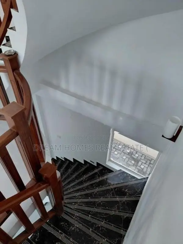 Modern Luxury 2-Storey Home in Pannipitiya
