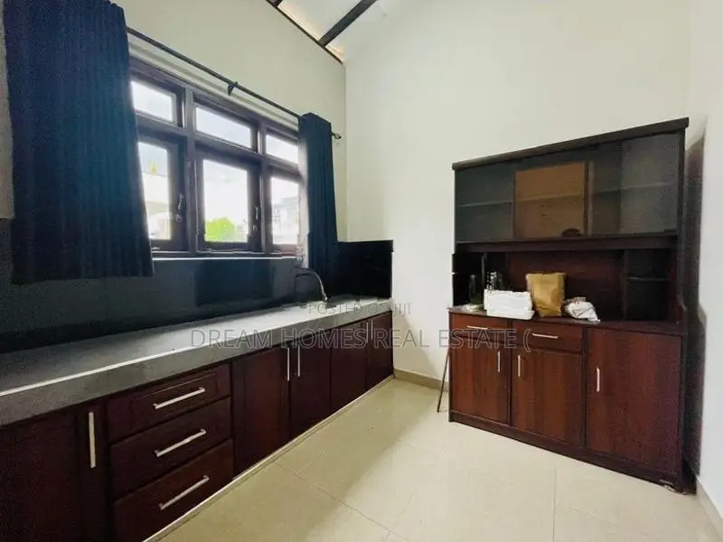 4-Bedroom Family Home Near Kottawa Highway