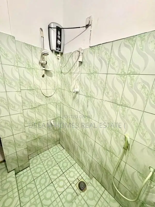 Prime 3-Storey Residence with Rooftop Solar Power – Walawwatta