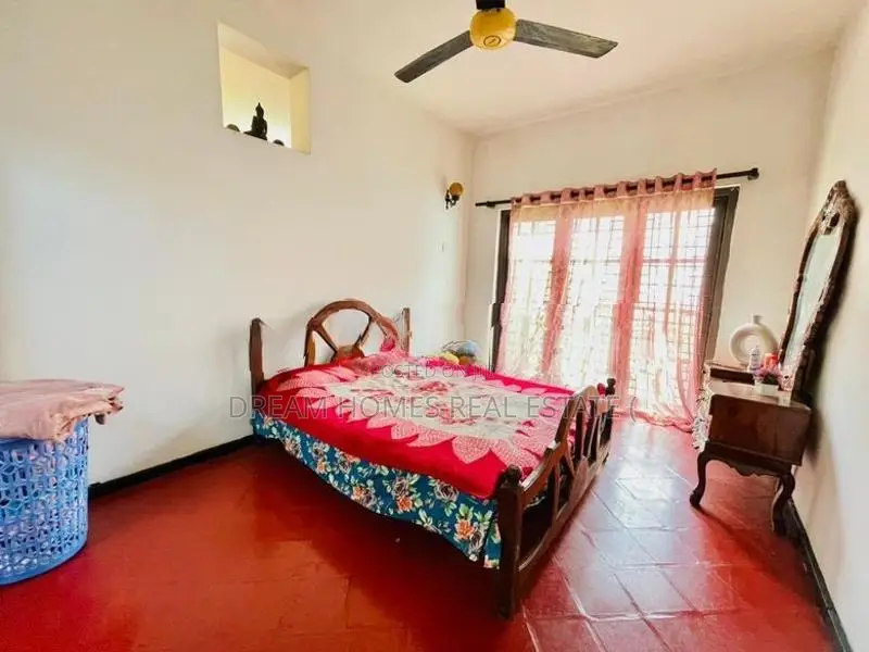 Elegant 2-Storey Family Home in Prime Gallage Mawatha