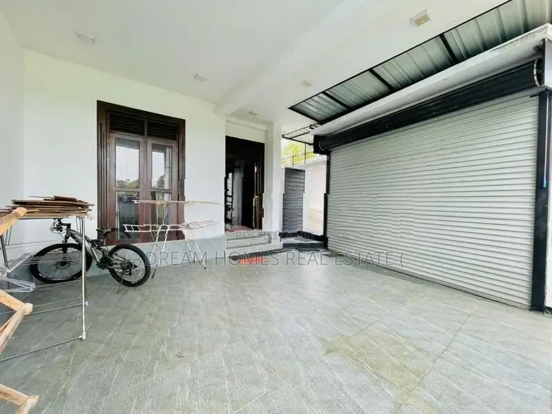 Modern Family Home Near Kottawa