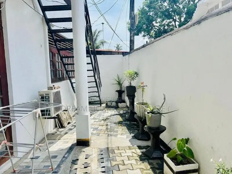 Upstair House for Sale in Katubedda, Moratuwa