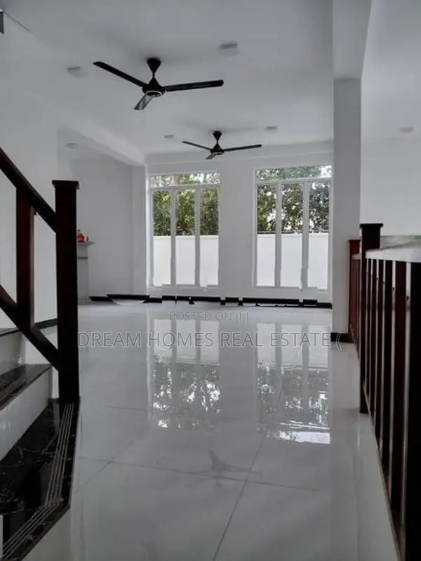 Modern Luxury 2-Storey Home in Pannipitiya