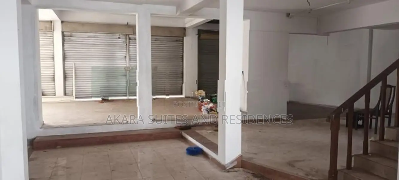 5000 Sq.ft - Commercial Building for Sale CP44281 Piliyandala