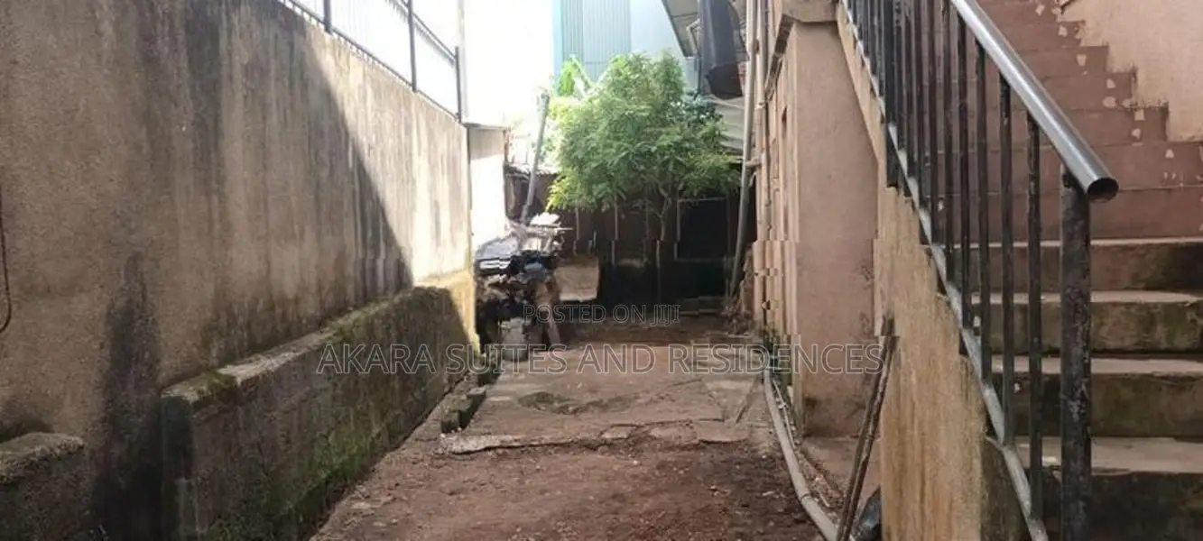 5000 Sq.ft - Commercial Building for Sale CP44281 Piliyandala