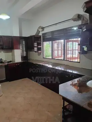 Upstairs Unit for Rent in Talawatugoda