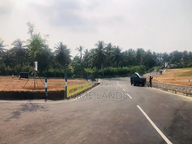 නේවාසික බිම්කොටස් විකිනීමට කිරිවත්තුඩුව