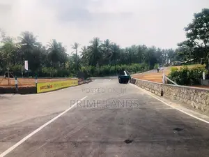 නේවාසික බිම්කොටස් විකිනීමට කිරිවත්තුඩුව