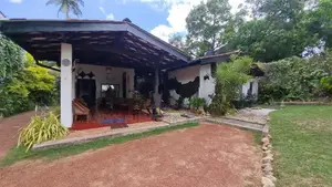 Holiday Family Home with Ac Rooms in Kiribathgoda