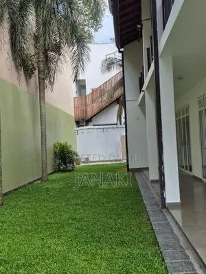 Three-Storey Residence for Sale – Pelawatta, Pothuarawa Road