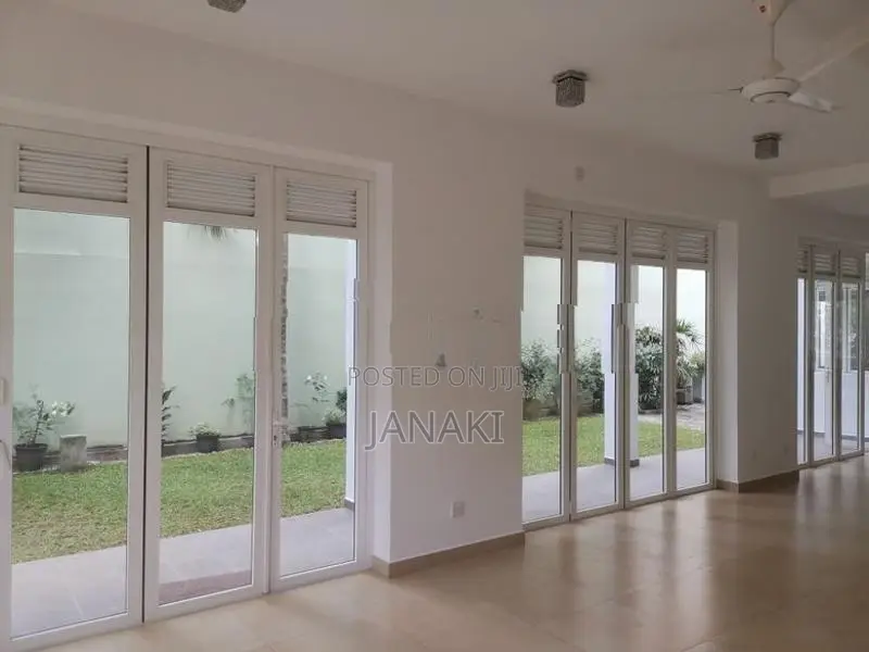 Three-Storey Residence for Sale – Pelawatta, Pothuarawa Road