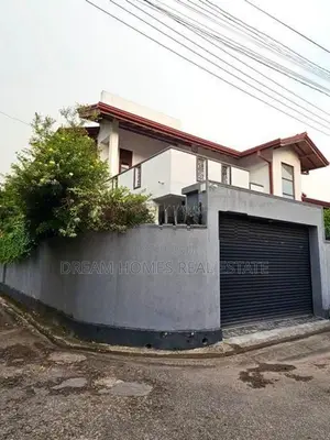 Spacious 4 Bedroom Luxury Home for Sale in Thalawathugoda