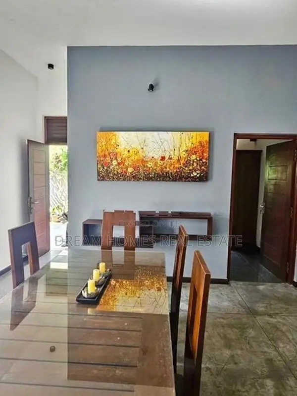 Spacious 4 Bedroom Luxury Home for Sale in Thalawathugoda