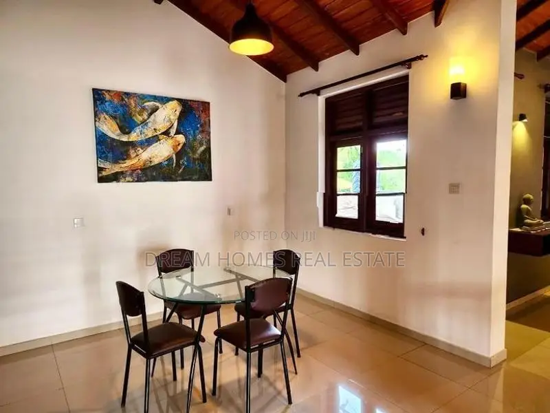Spacious 4 Bedroom Luxury Home for Sale in Thalawathugoda