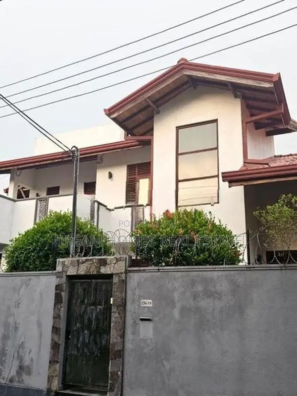 Spacious 4 Bedroom Luxury Home for Sale in Thalawathugoda