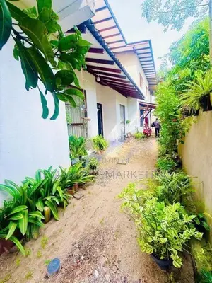 Three-Storey House for Sale – Hendala, Wattala
