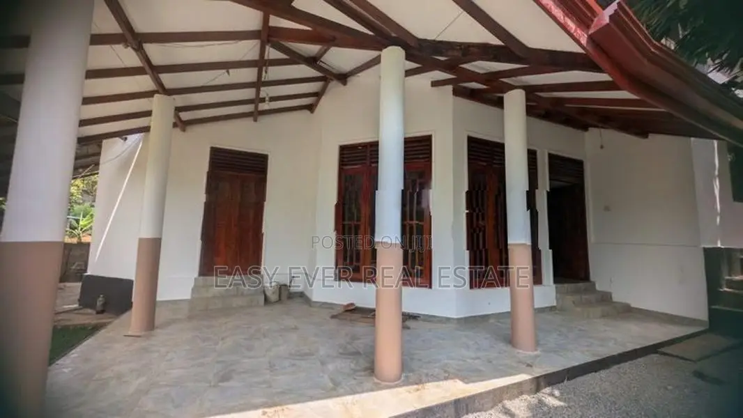 අංග සම්පූර්ණ දෙමහල් නිවසක් වේවැල්දෙනියෙන් / AJ 15088