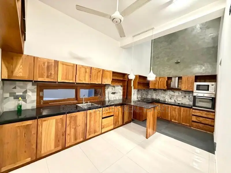 Fully Furnished Luxury House for Sale in Pannipitiya
