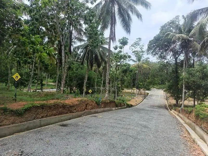 Land for Sale in Kahathuduwa
