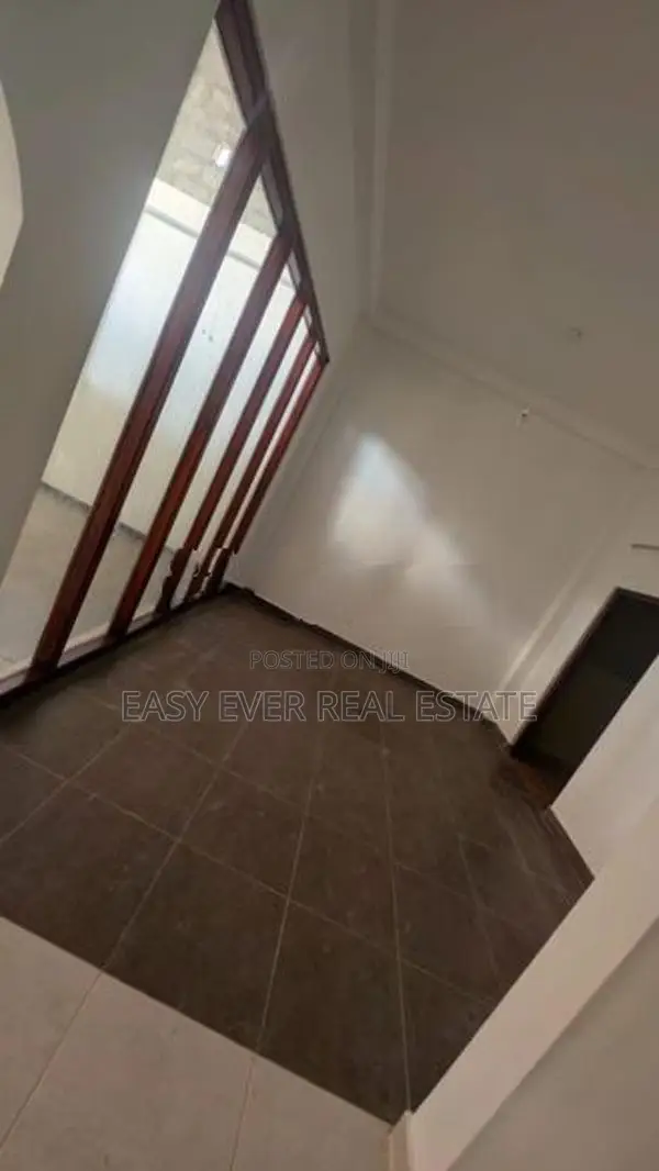 අංග සම්පූර්ණ දෙමහල් නිවසක් වේවැල්දෙනියෙන් / AJ 15088