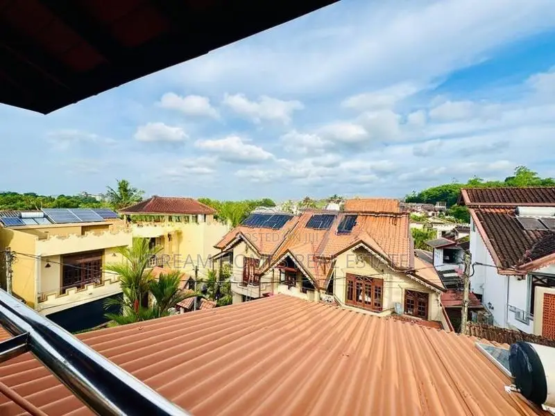 Modern Luxury Home for Sale Thalawathugoda