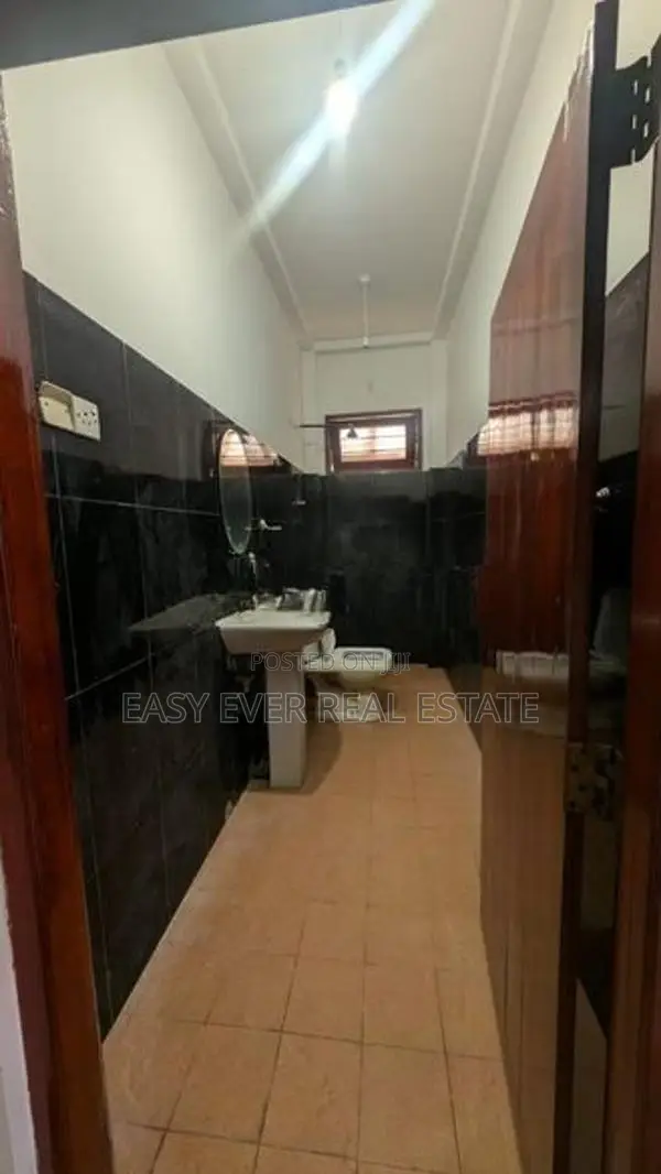 අංග සම්පූර්ණ දෙමහල් නිවසක් වේවැල්දෙනියෙන් / AJ 15088