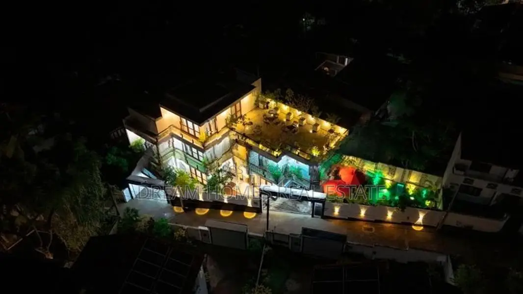 Ultra Luxury 4BR Smart House with Lift and Swimming Pool-Baththaramull
