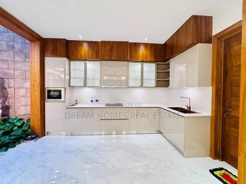 Baththaramulla Architecturall 6 Bedroom Luxury Mansion for Sale