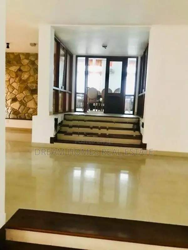 Exclusive 5 Bedroom Luxury House for Sale in Asoka Circle