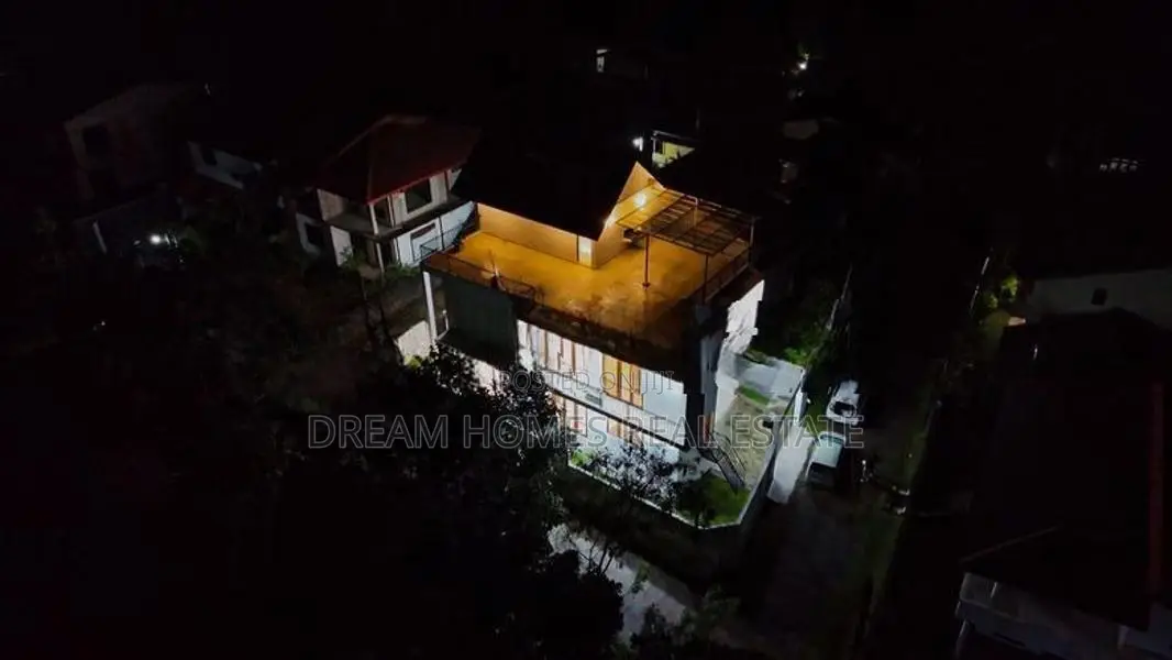 Ultra Luxury 4BR Smart House with Lift and Swimming Pool-Baththaramull