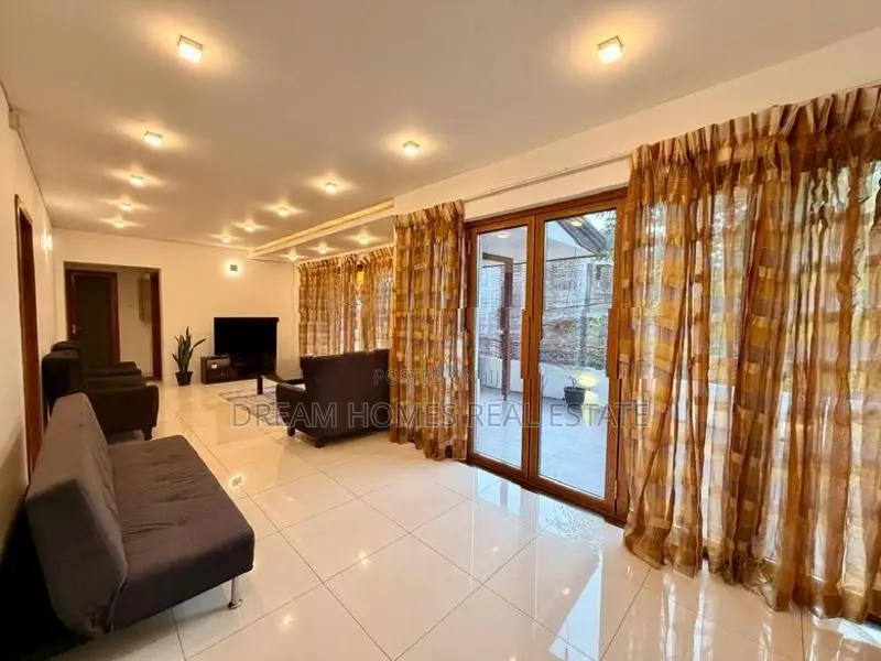 5 Bedroom Office House for Sale in Nugegoda