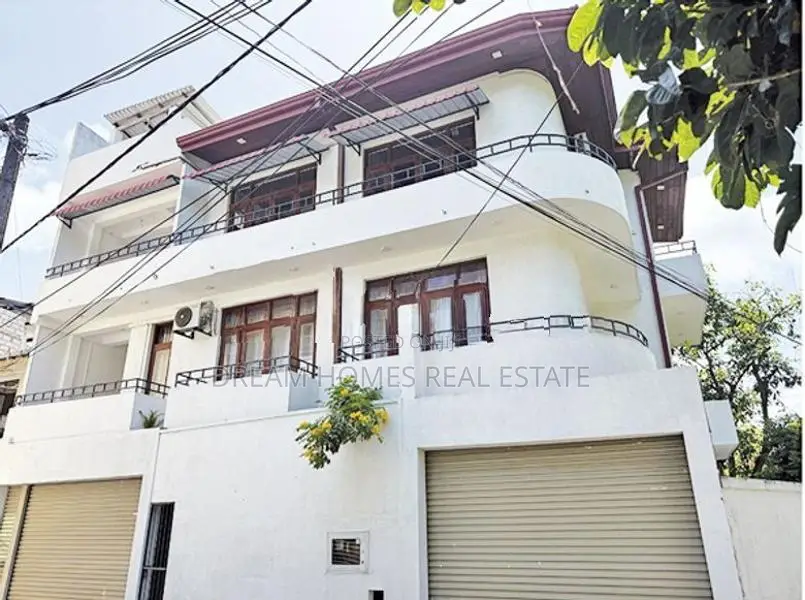 Modern 3-Story House with Rooftop for Sale – Nawala, Colombo