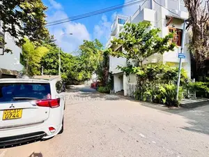 3 Bedroom Luxury Home with Rooftop Pool – Colombo 7