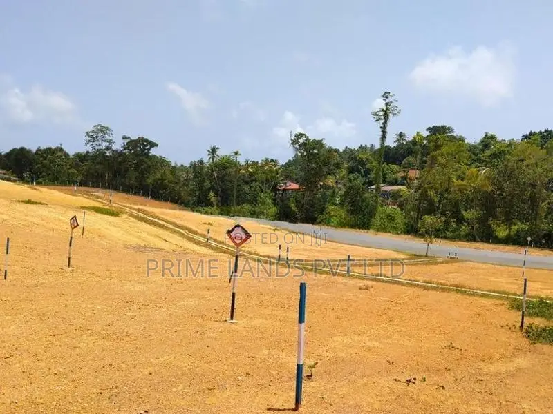 කළුතර නගරය ආසන්නයෙන් ඉඩමක් විකිණීමට