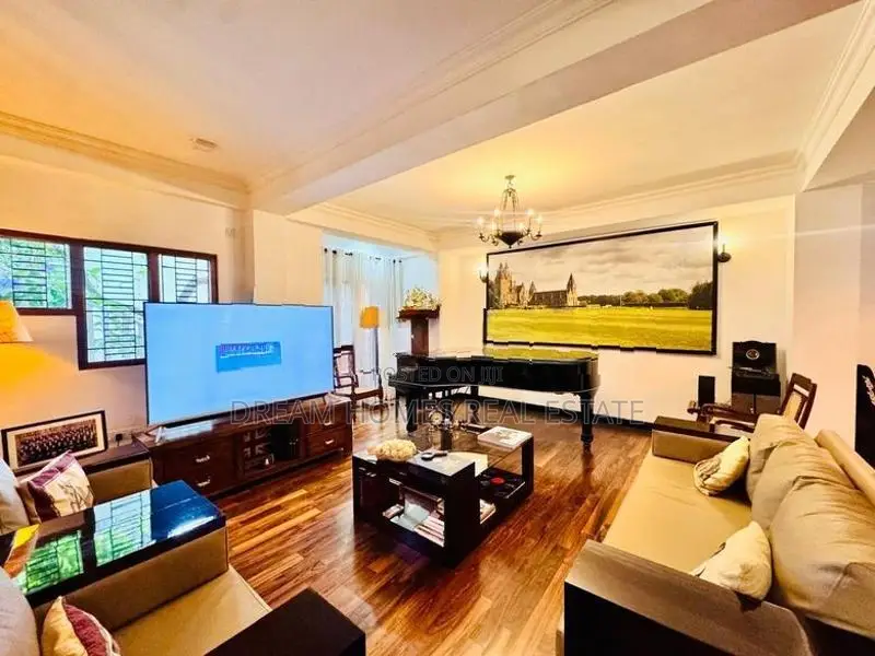 3 Bedroom Luxury Home with Rooftop Pool – Colombo 7