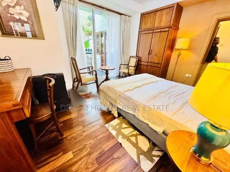 3 Bedroom Luxury Home with Rooftop Pool – Colombo 7