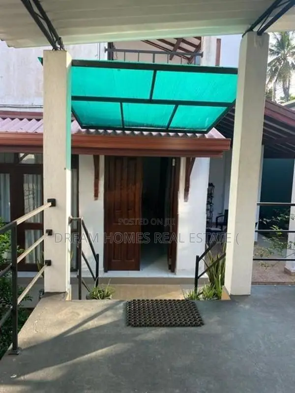 10 Perches House For Sale Near Malabe Town