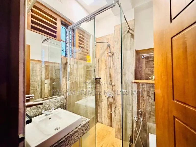 3 Bedroom Luxury Home with Rooftop Pool – Colombo 7