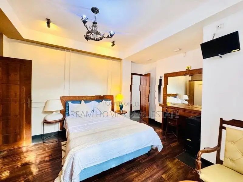 3 Bedroom Luxury Home with Rooftop Pool – Colombo 7