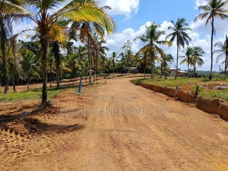 මතුගම නගරයට ආසන්නයෙන් ඉඩම් කැබලි විකිණීමට