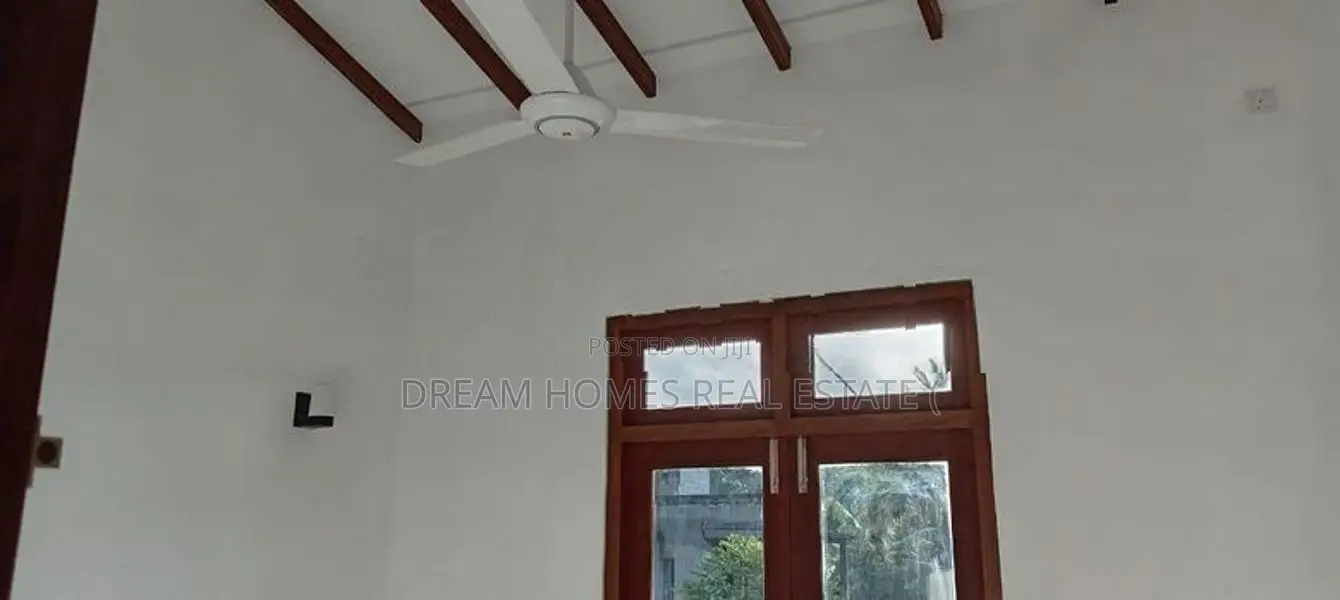 Newly Built Modern Home for Sale Near Athurugiriya