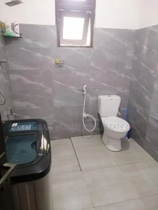 Spacious Family Home with Rooftop – Athurugiriya
