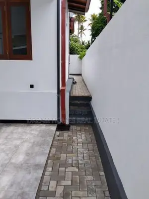 Modern Single Storey Home | 11 Perches Habarakada