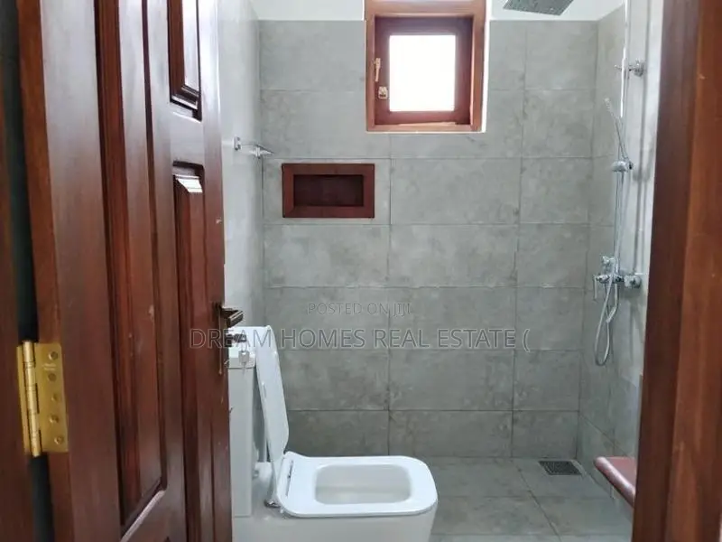 Modern Single Storey Home | 11 Perches Habarakada