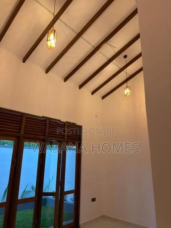 Neat House for Sale Piliyandala