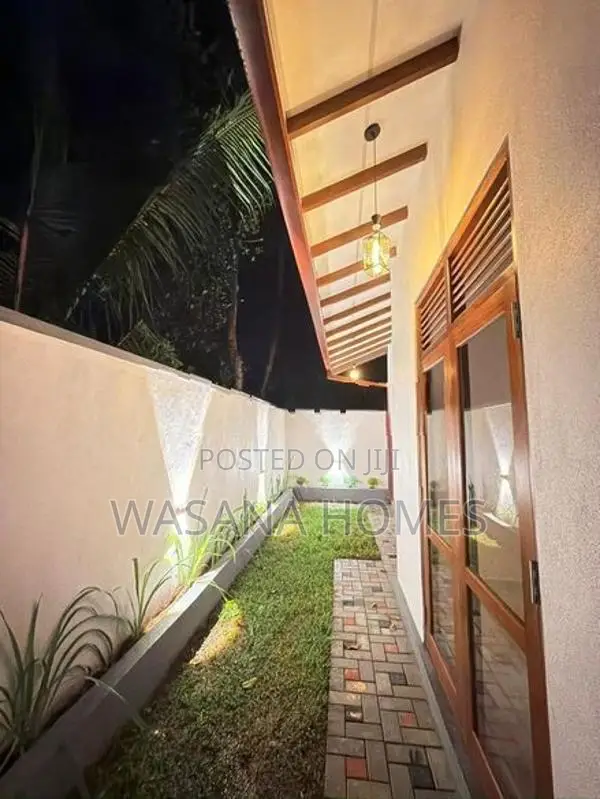 Neat House for Sale Piliyandala