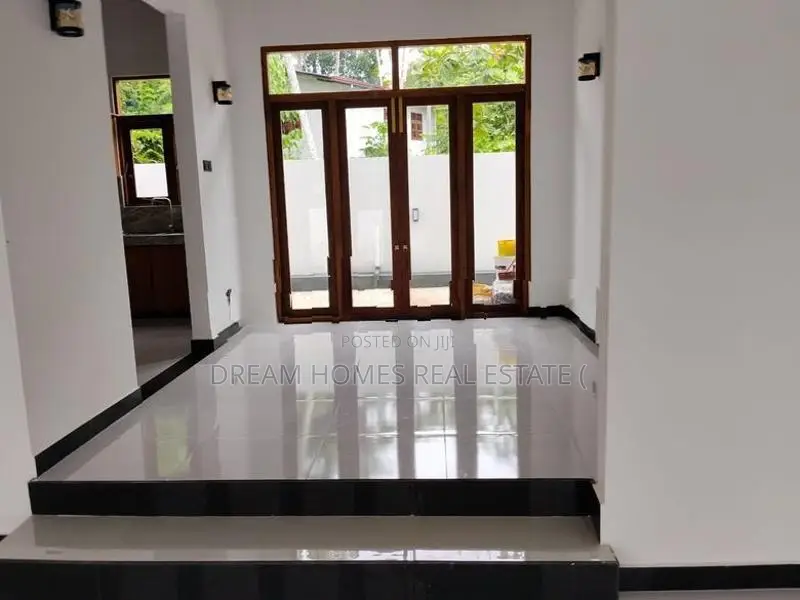 Modern Single Storey Home | 11 Perches Habarakada