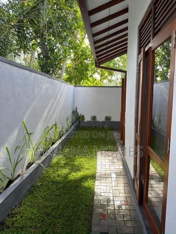 Neat House for Sale Piliyandala